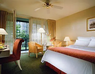 מלון Ghotel & Living Muenchen-zentrum 3*